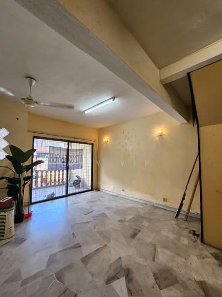 Rumah Teres untuk Dijual di Usj 2 (Subang Jaya) - Amy Yip - Living Room - PropertyGuru.com.my