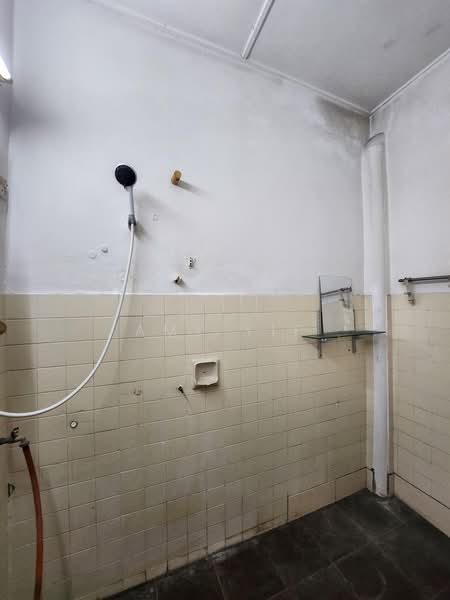 Rumah Teres untuk Dijual di Usj 2 (Subang Jaya) - Amy Yip - Bathroom - PropertyGuru.com.my
