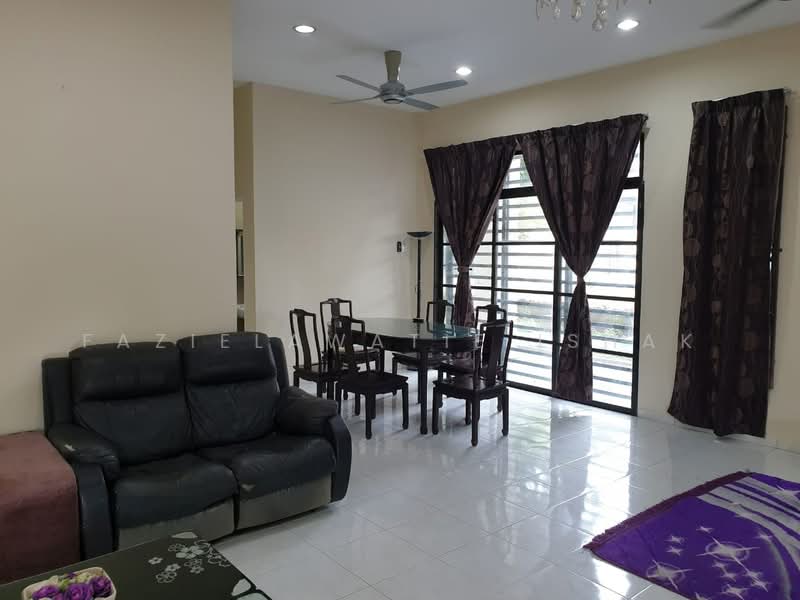 Rumah Teres 2-Tingkat untuk Dijual di Kuantan (Pahang) - Fazielawatie Ishak - Living Room - PropertyGuru.com.my