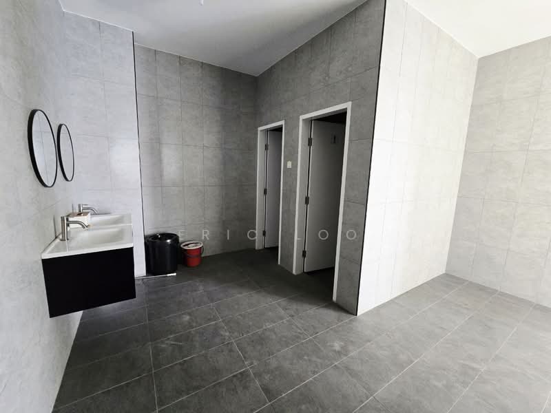 Kilang untuk Disewa di Eco Business Park 2 Senai (Senai) - Eric Loo - Bathroom - PropertyGuru.com.my