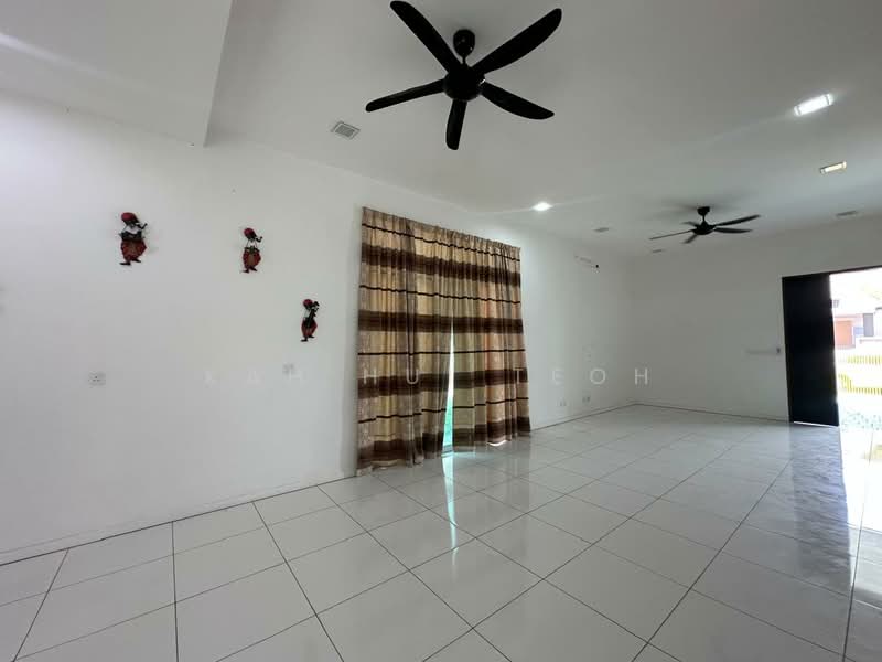 Rumah Berkembar untuk Disewa di Hijauan Valdor (Sungai Jawi) - Kah Hui Teoh - Living Room - PropertyGuru.com.my