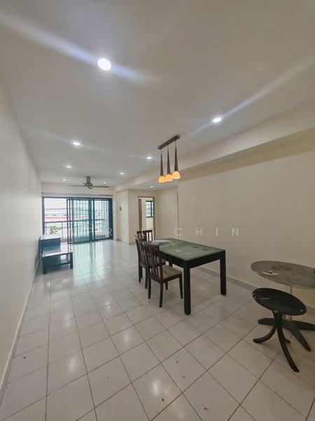 Pangsapuri untuk Disewa di Danga View Apartment - April Chin - Living Room - PropertyGuru.com.my