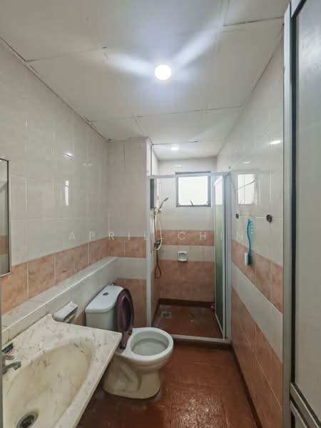 Pangsapuri untuk Disewa di Danga View Apartment - April Chin - Bathroom - PropertyGuru.com.my