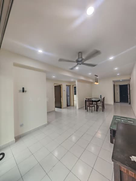 Pangsapuri untuk Disewa di Danga View Apartment - April Chin - Living Room - PropertyGuru.com.my