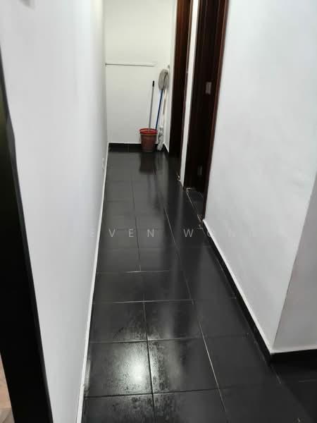 Office for Sale in Mid Valley City (Kuala Lumpur) - Steven Wong - Corridor - PropertyGuru.com.my