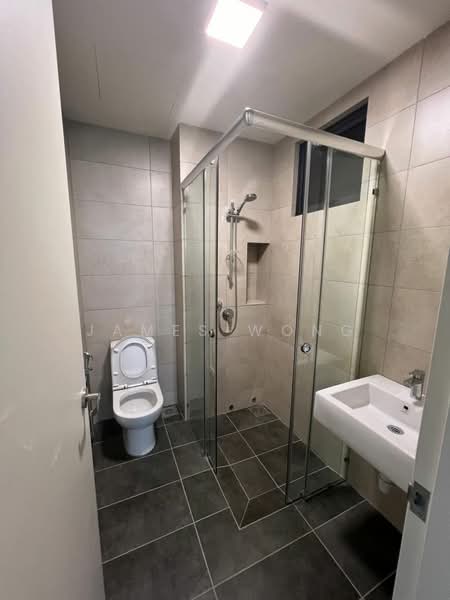 Servis Apartment untuk Disewa di Sunway Avila Residences - James Wong - Bathroom - PropertyGuru.com.my