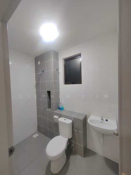 Rumah Teres 2 Tingkat untuk Dijual di Eco Grandeur (Puncak Alam) - Stephen Siew - Bathroom - PropertyGuru.com.my