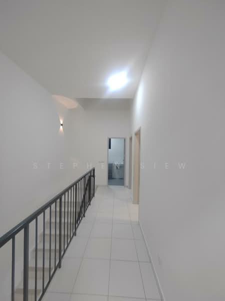Rumah Teres 2 Tingkat untuk Dijual di Eco Grandeur (Puncak Alam) - Stephen Siew - Corridor - PropertyGuru.com.my