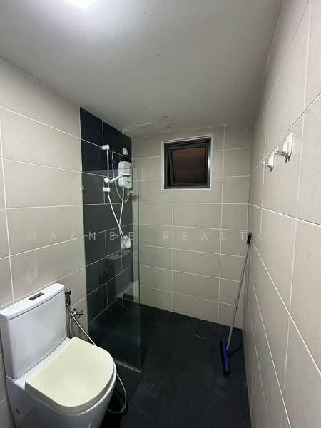 Servis Apartment untuk Disewa di Evo Soho Suite - Maznee Realtor - Bathroom - PropertyGuru.com.my
