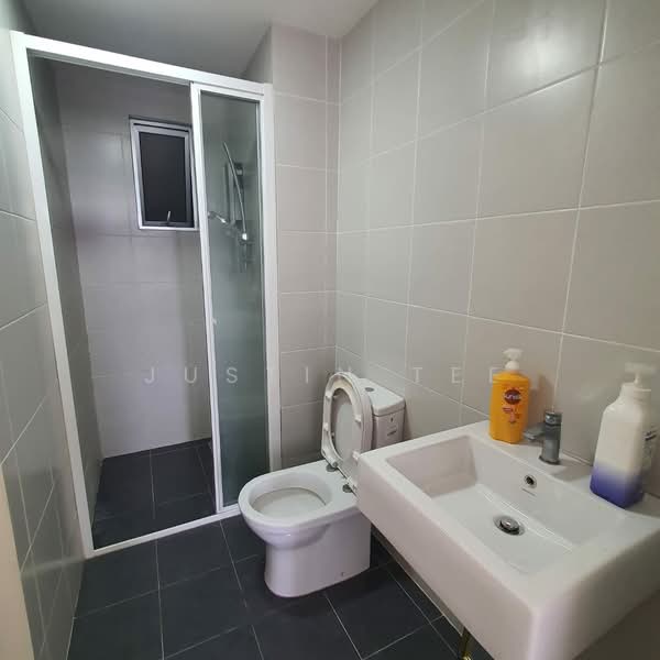 Kediaman Servis untuk Disewa di Cerrado Residence @ Southville City - Justin Tee - Bathroom - PropertyGuru.com.my