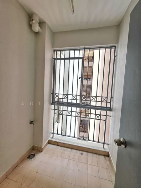 Kondominium untuk Dijual di Saujana Aster - Adibah Salim - Balcony - PropertyGuru.com.my