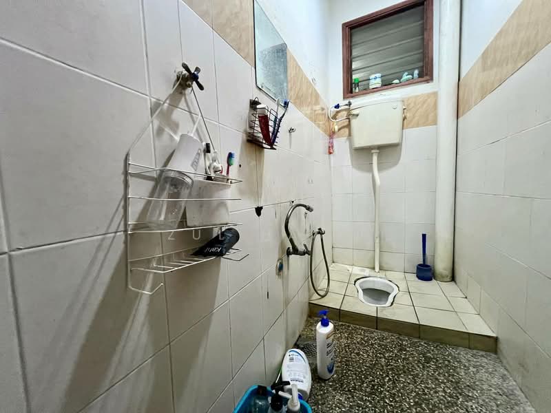2-storey Terraced House for Sale in Taman Lestari Putra (Seri Kembangan) - Zul Hasif - PropertyGuru.com.my