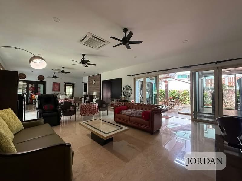 Bungalow House untuk Dijual di Setia Eco Park (Setia Alam) - Jennie Chew - Living Room - PropertyGuru.com.my