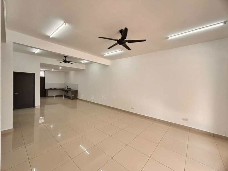 Rumah Teres 2-Tingkat untuk Dijual di Rawang (Selangor) - Tiffany Yang - Living Hall - PropertyGuru.com.my