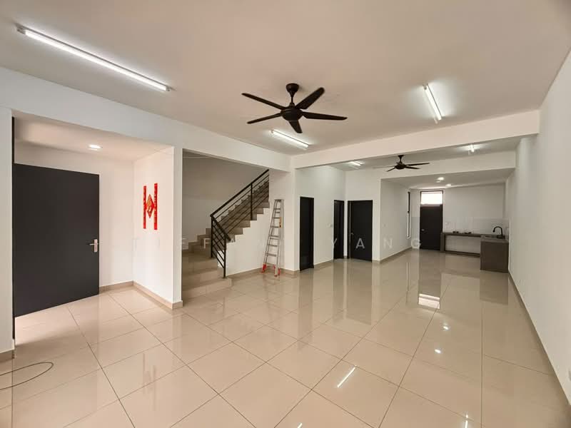 Rumah Teres 2-Tingkat untuk Dijual di Rawang (Selangor) - Tiffany Yang - Living Room - PropertyGuru.com.my