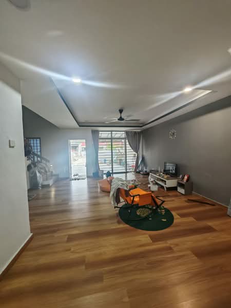 Rumah Teres 2-Tingkat untuk Disewa di Taman Megah Ria (Masai) - April Chin - Living Room - PropertyGuru.com.my