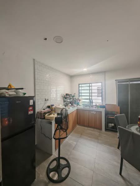 Rumah Teres 2-Tingkat untuk Disewa di Taman Megah Ria (Masai) - April Chin - Kitchen - PropertyGuru.com.my