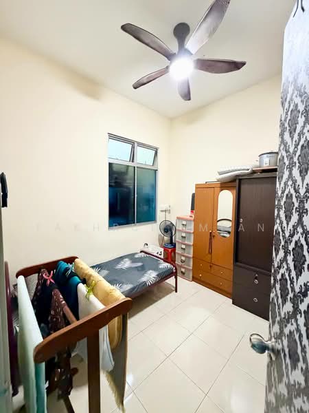 Rumah Teres 1 Tingkat untuk Dijual di Taman Bestari Indah (Ulu Tiram) - Fakhrul Imlan - Bedroom - PropertyGuru.com.my