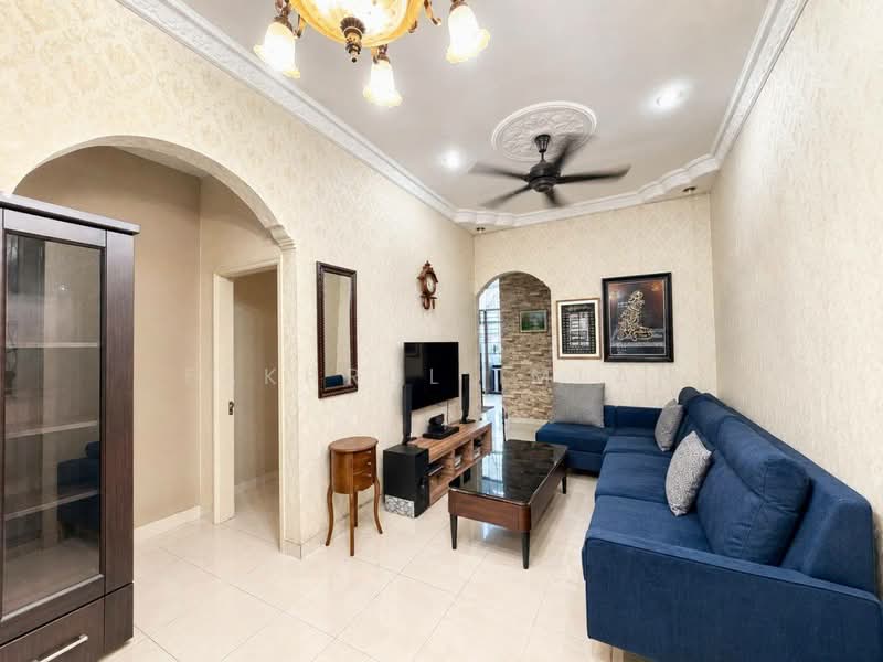 Rumah Teres 1 Tingkat untuk Dijual di Taman Bestari Indah (Ulu Tiram) - Fakhrul Imlan - Living Room - PropertyGuru.com.my