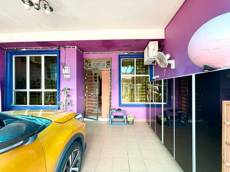 Rumah Teres 1 Tingkat untuk Dijual di Taman Bestari Indah (Ulu Tiram) - Fakhrul Imlan - Entrance - PropertyGuru.com.my