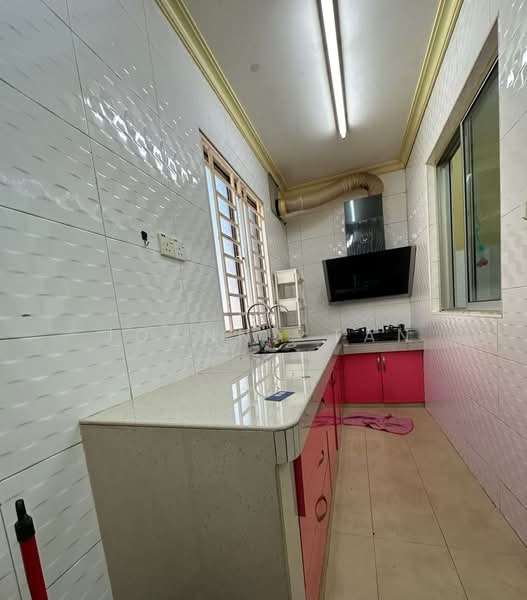 Rumah Teres 2 Tingkat untuk Dijual di Bandar Bukit Tinggi 2 (Klang) - Joanna Tan - Kitchen - PropertyGuru.com.my