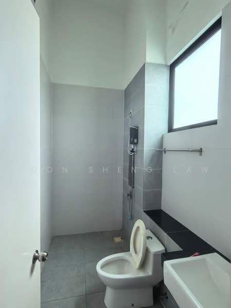 Rumah Teres 2-Tingkat untuk Dijual di Eco Majestic (Semenyih) - Soon Sheng Law - Bathroom - PropertyGuru.com.my