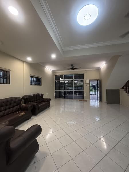 Rumah Teres 2 Tingkat untuk Disewa di Taman Gembira (Klang) - Areen Tan - Living Room - PropertyGuru.com.my