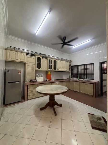 Rumah Teres 2 Tingkat untuk Disewa di Taman Gembira (Klang) - Areen Tan - Kitchen - PropertyGuru.com.my