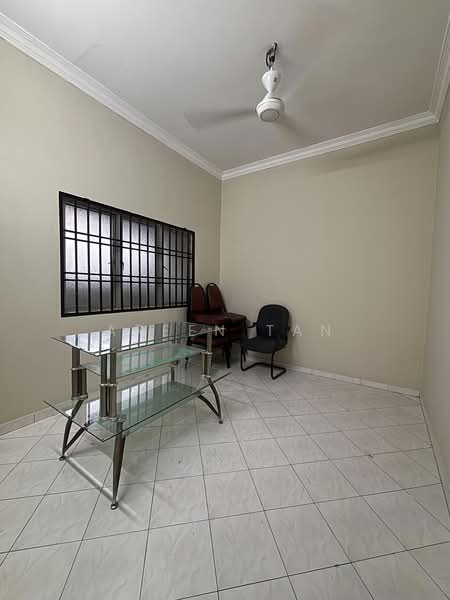 Rumah Teres 2 Tingkat untuk Disewa di Taman Gembira (Klang) - Areen Tan - Living Room - PropertyGuru.com.my