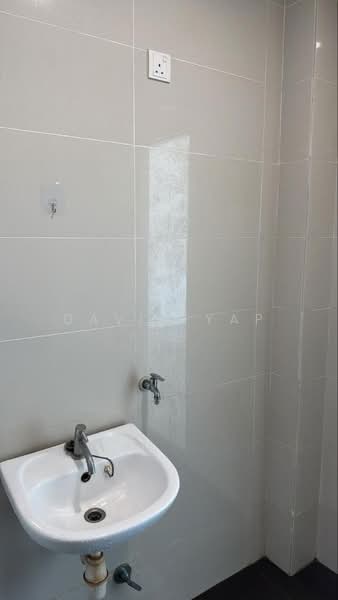 Servis Apartment untuk Disewa di Boulevard 51 - David Yap - Bathroom - PropertyGuru.com.my