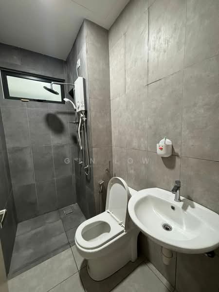 Servis Apartment untuk Disewa di The Harmony - Gin Low - Bathroom - PropertyGuru.com.my