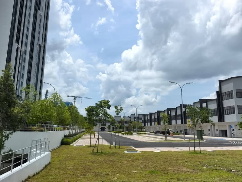 Shop / Office untuk Disewa di Dengkil (Selangor) - Maznee Realtor - Exterior - PropertyGuru.com.my