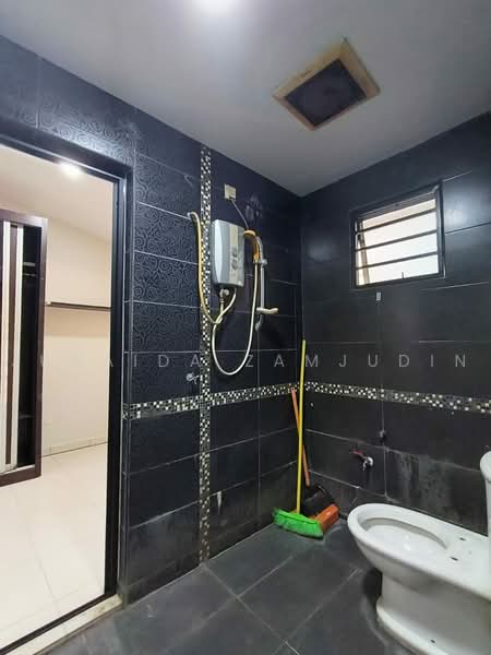 Rumah Teres 2 Tingkat untuk Disewa di Seksyen 8 (Shah Alam) - Junaida Zamjudin - Bathroom - PropertyGuru.com.my