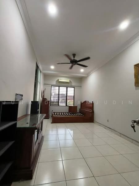 Rumah Teres 2 Tingkat untuk Disewa di Seksyen 8 (Shah Alam) - Junaida Zamjudin - Bedroom - PropertyGuru.com.my