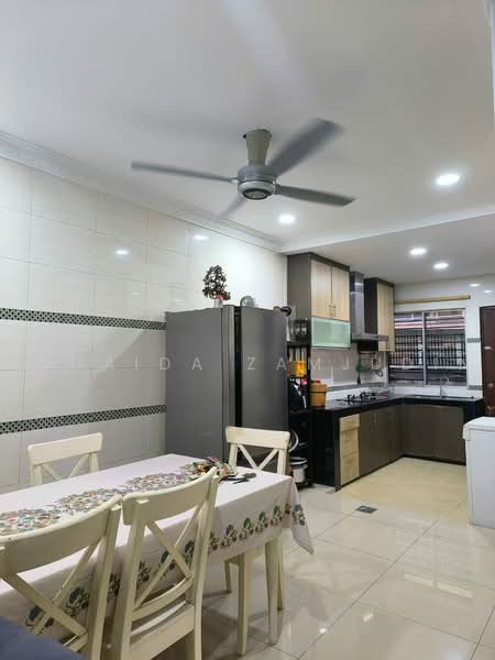Rumah Teres 2 Tingkat untuk Disewa di Seksyen 8 (Shah Alam) - Junaida Zamjudin - Kitchen - PropertyGuru.com.my