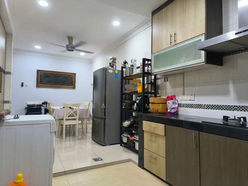 Rumah Teres 2 Tingkat untuk Disewa di Seksyen 8 (Shah Alam) - Junaida Zamjudin - Kitchen - PropertyGuru.com.my