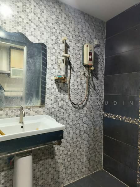 Rumah Teres 2 Tingkat untuk Disewa di Seksyen 8 (Shah Alam) - Junaida Zamjudin - Bathroom - PropertyGuru.com.my