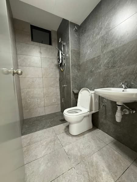 Servis Apartment untuk Disewa di Traders Park - Chloe Chan - Bathroom - PropertyGuru.com.my