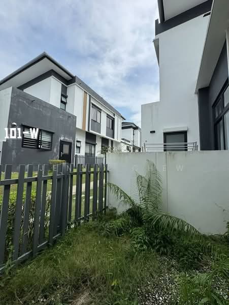 Semi-Detached House for Sale in Setia Alam (Selangor) - Jennie Chew - Exterior - PropertyGuru.com.my