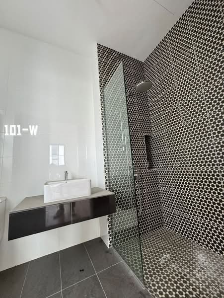 Semi-Detached House for Sale in Setia Alam (Selangor) - Jennie Chew - Bathroom - PropertyGuru.com.my