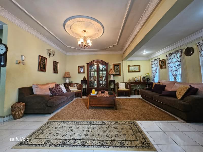 Semi-Detached House for Sale in Seksyen 19 (Petaling Jaya) - SAIFUL HELMI - Living Room - PropertyGuru.com.my