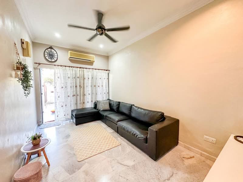 Rumah Teres 1 Tingkat untuk Dijual di Kajang (Selangor) - Aqillah Razali - Living Room - PropertyGuru.com.my