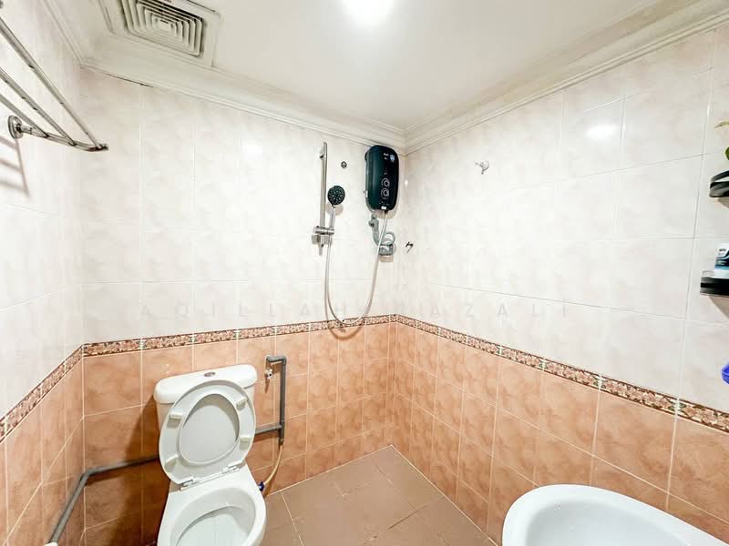 Rumah Teres 1 Tingkat untuk Dijual di Kajang (Selangor) - Aqillah Razali - Bathroom - PropertyGuru.com.my