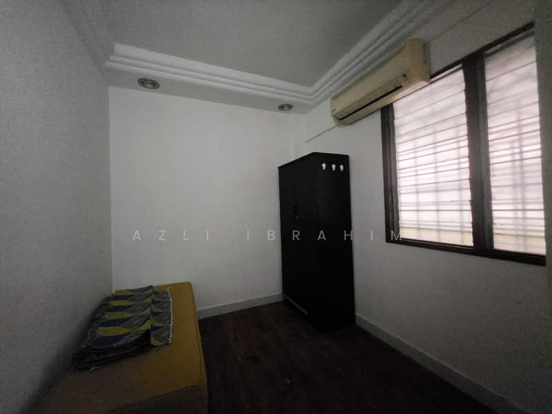 Pangsapuri untuk Dijual di Regal Regina Court - Azli Ibrahim - Bedroom - PropertyGuru.com.my