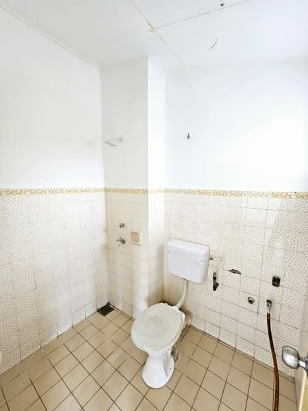 Terraced House for Sale in Bandar Kinrara Seksyen 5 (Bandar Kinrara) - SUNNY YONG - Bathroom - PropertyGuru.com.my