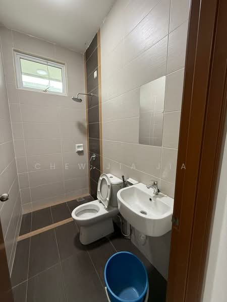 Rumah Berkembar untuk Disewa di Taman Mount Austin (Tebrau) - Chew Jia Jia - Bathroom - PropertyGuru.com.my
