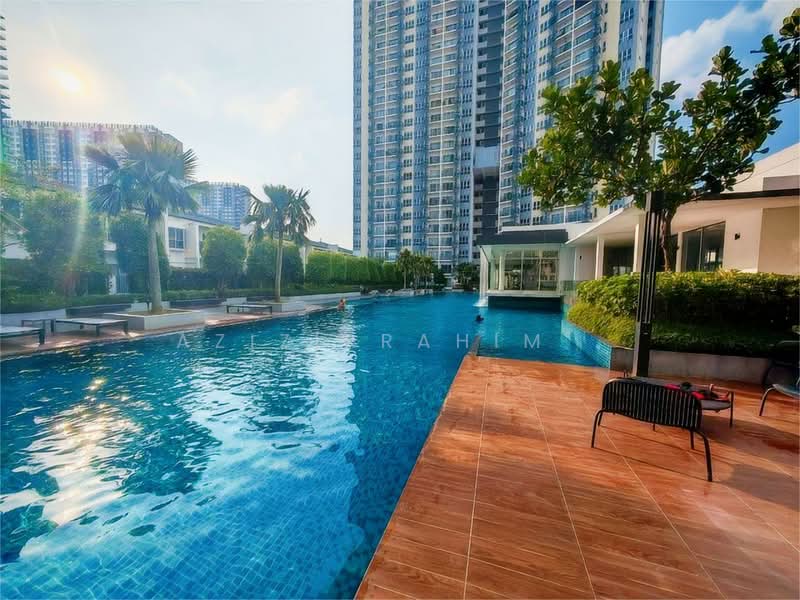 Kediaman Servis untuk Disewa di Cerrado Residence @ Southville City - Azizirrahim . - Pool - PropertyGuru.com.my