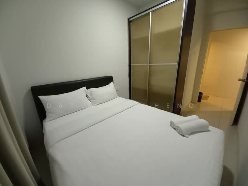 Kondominium untuk Dijual di Kinta Riverfront Hotel & Suites - Datuk Lee Heng - Bedroom - PropertyGuru.com.my