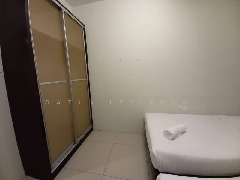 Kondominium untuk Dijual di Kinta Riverfront Hotel & Suites - Datuk Lee Heng - Bedroom - PropertyGuru.com.my