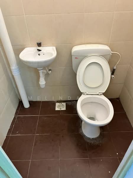 2.5-storey Terraced House for Sale in Taman Scientex Pasir Gudang (Pasir Gudang) - Melinda Ee - Bathroom - PropertyGuru.com.my
